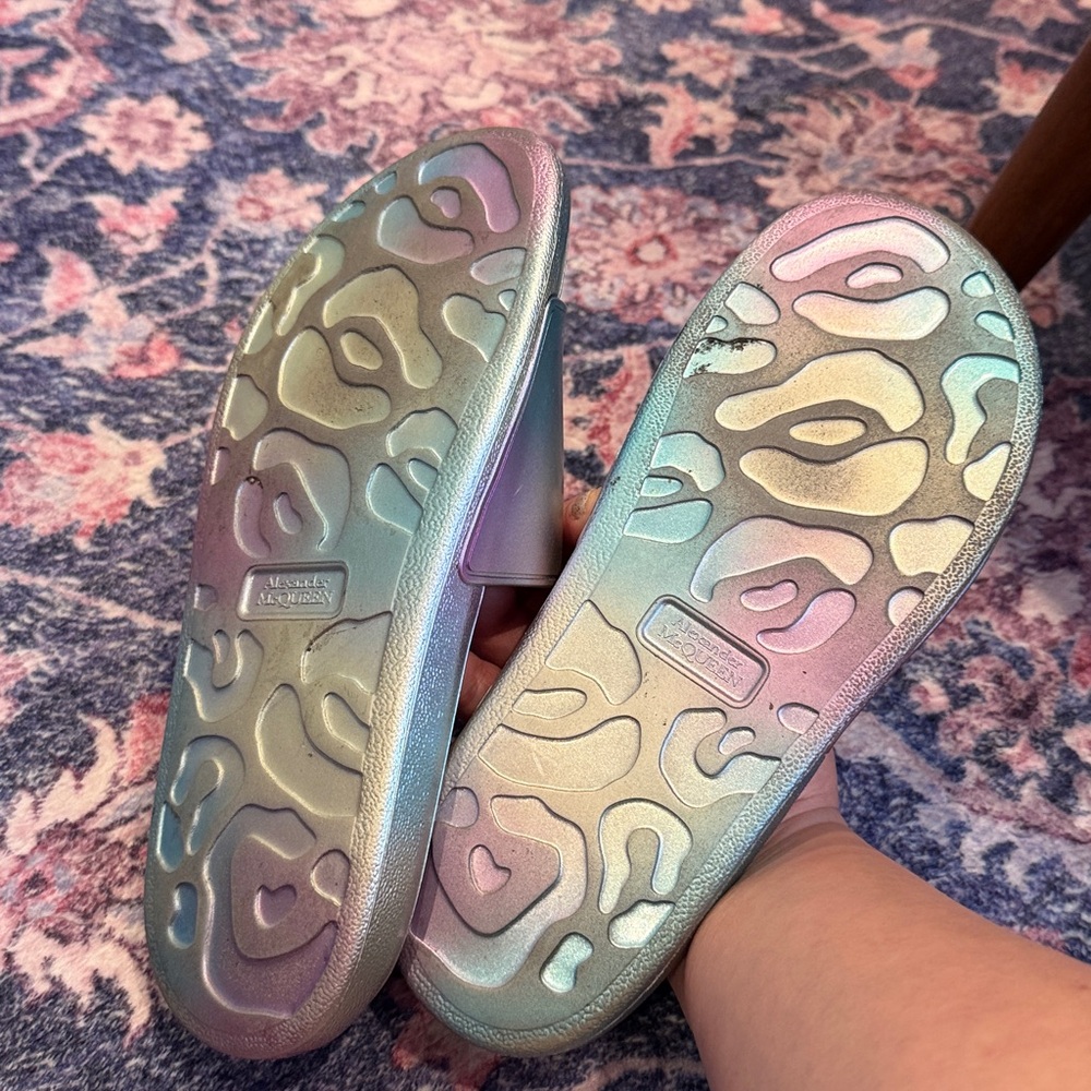 Alexander McQueen Multicolor Iridescent purple/ green Slides - worn 3x - Picture 4 of 6